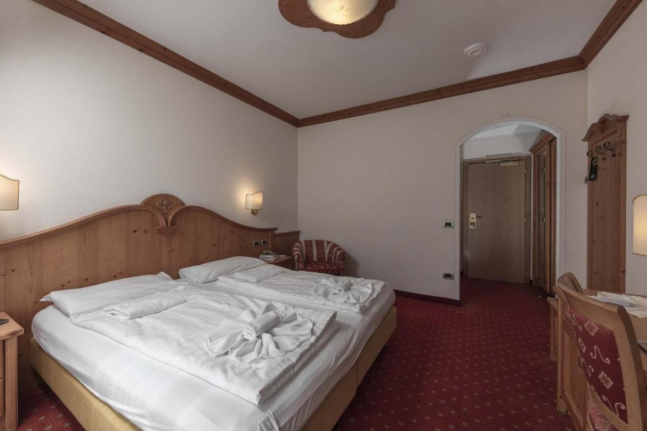 Ariston Lake View Hotel Molveno Exterior photo